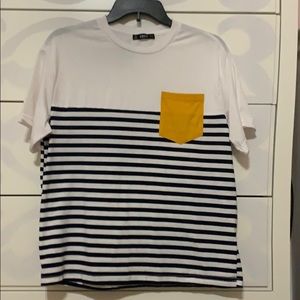 Color block t-shirt.